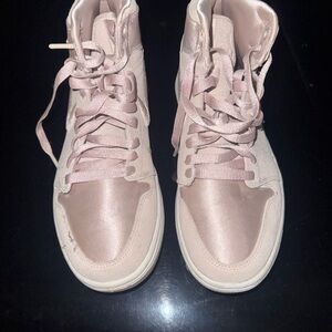 JORDAN RETRO 1 | WOMENS 8.5 | SEASON OF HER | NO BOX